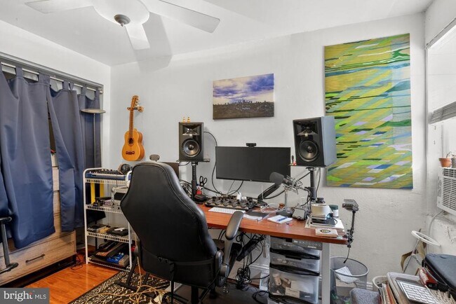 Building Photo - 2443 Amber St