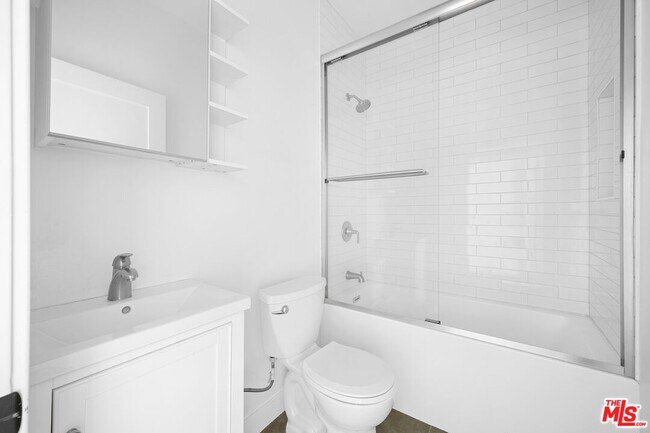 Building Photo - 5826 Craner Ave