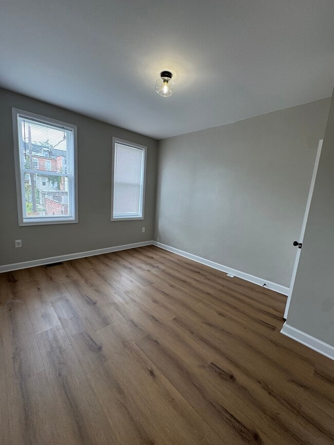 Building Photo - 2216 Whittier Ave