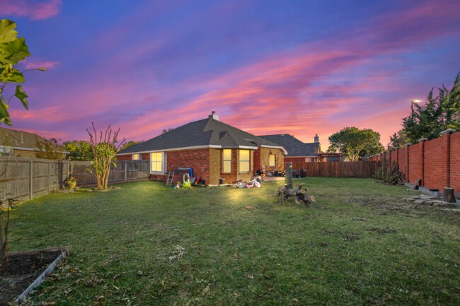 Building Photo - 2697 Redcedar Dr