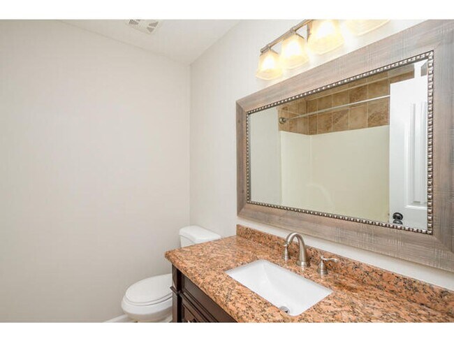 Building Photo - 3568 Crawfordville Dr