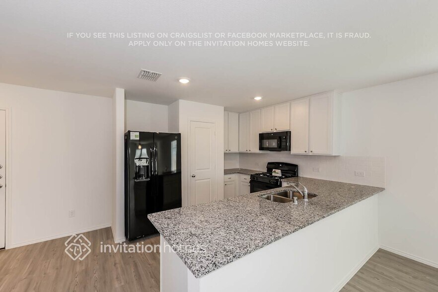 Building Photo - 10209 Hackberry Spg Wy