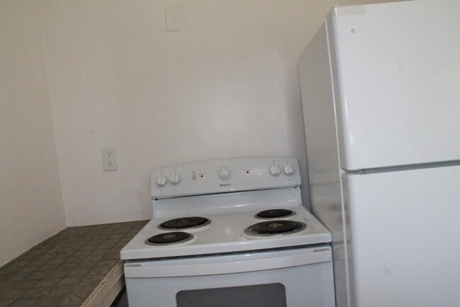 Building Photo - 3803 Military St