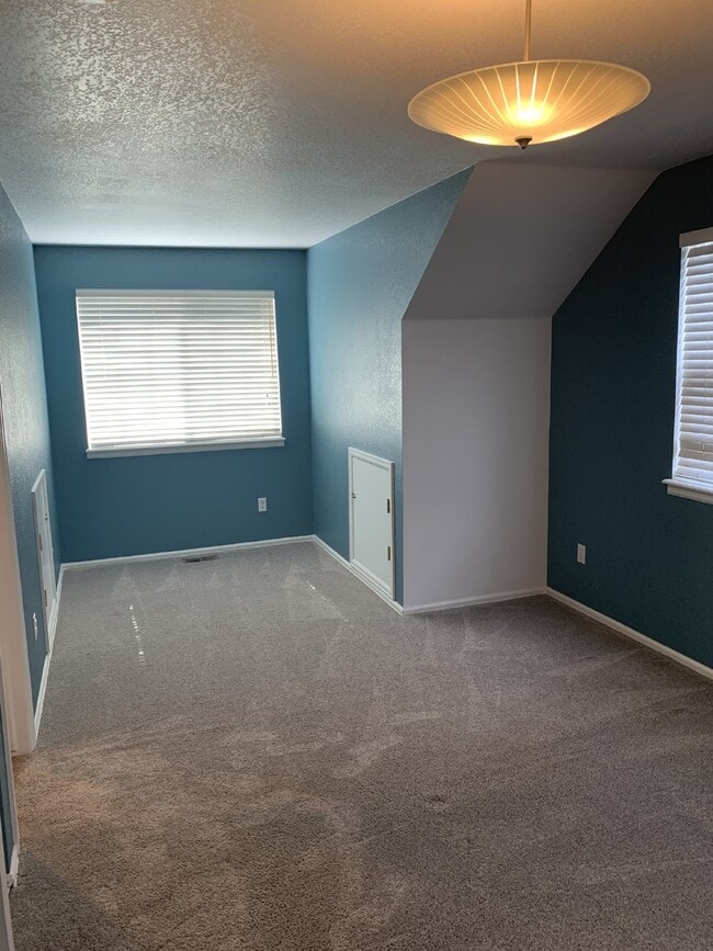 Building Photo - *September Availability! Amazing 4-Bed Slo...