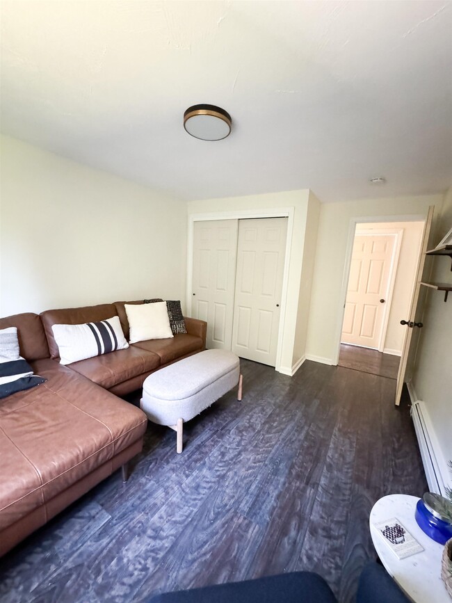 Building Photo - 98 Tideview Dr