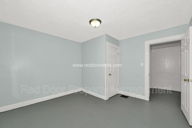 Building Photo - 601 N Sherman Dr