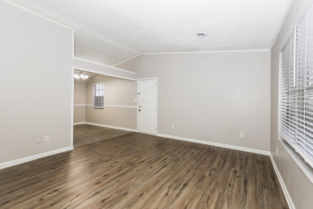 Building Photo - 8450 N Pond Dr