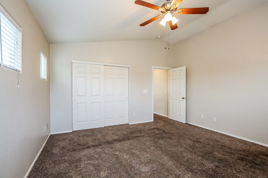 Building Photo - 6140 Withrow Downs St