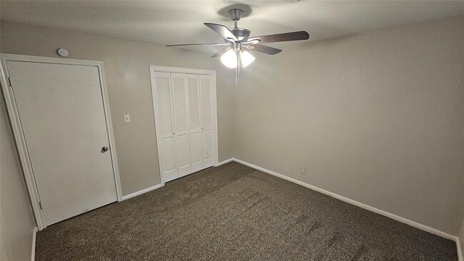 Building Photo - 7322 Ridge Oak Dr