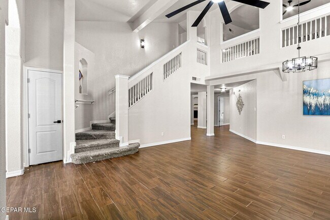 Building Photo - 3121 Tierra Paola Ln