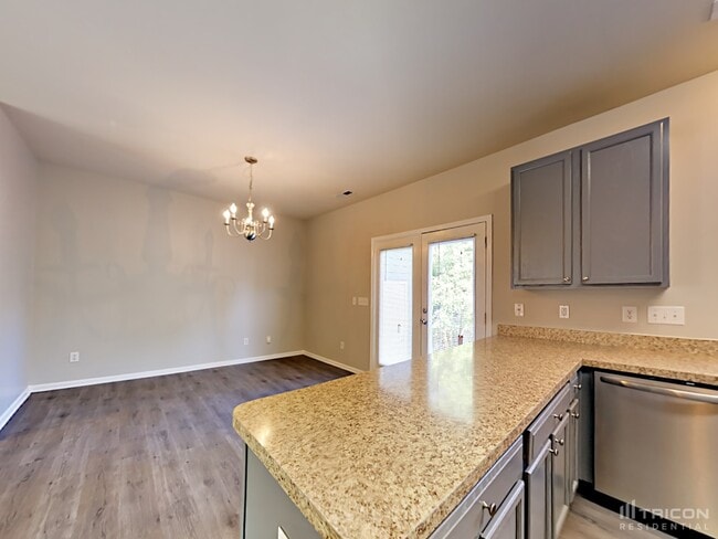 Building Photo - 7839 Baylis Dr
