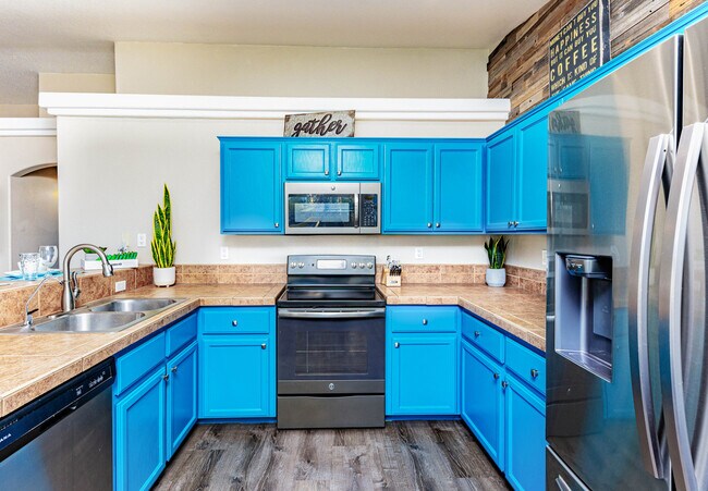 Building Photo - 820 Avalon Ave