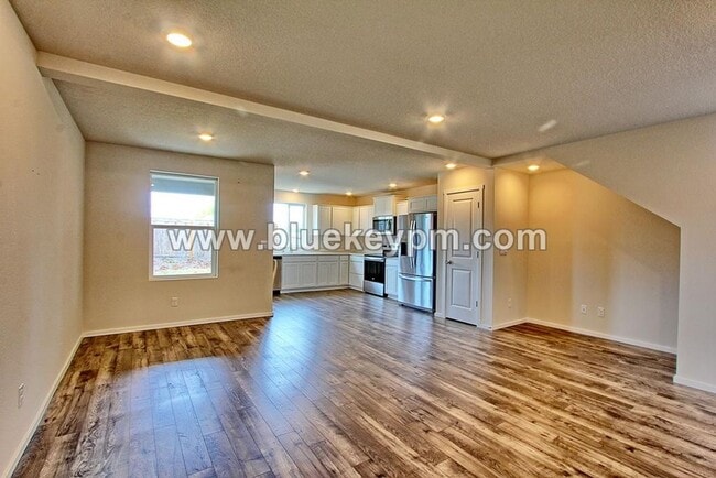 Building Photo - 10312 NE 79th Ct