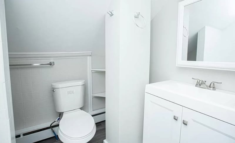 Building Photo - 64 Pleasant St