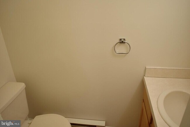 Building Photo - 961 Orchard Dr