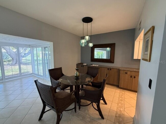 Building Photo - 5835 Tidewood Ave