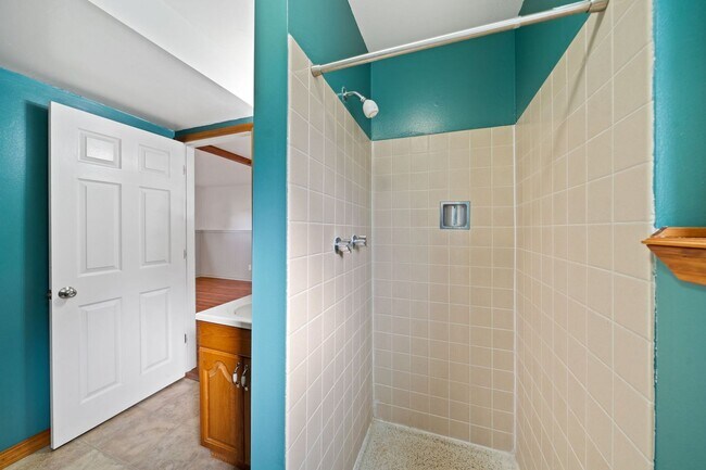 Building Photo - 9394 SE Mason Cir