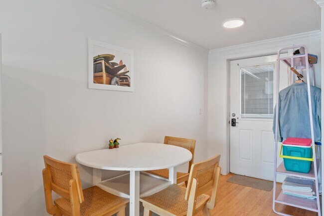 Building Photo - 6 Ashworth Ave