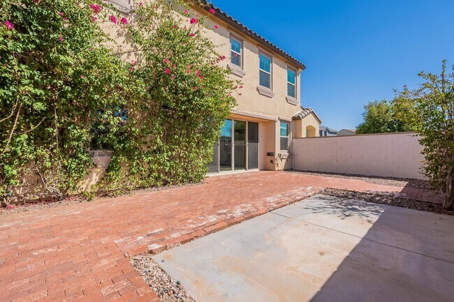 Building Photo - 4 bedroom home for rent