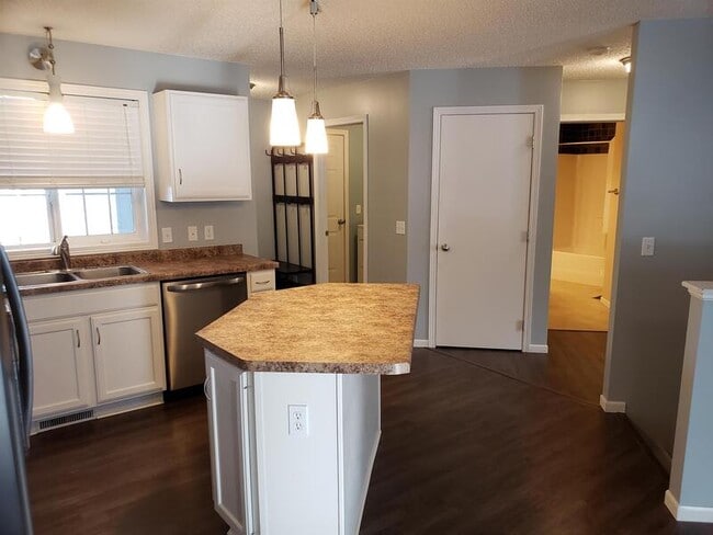 Building Photo - 10515 64th Ln NE