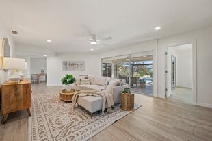 Building Photo - 210 Divinci Dr