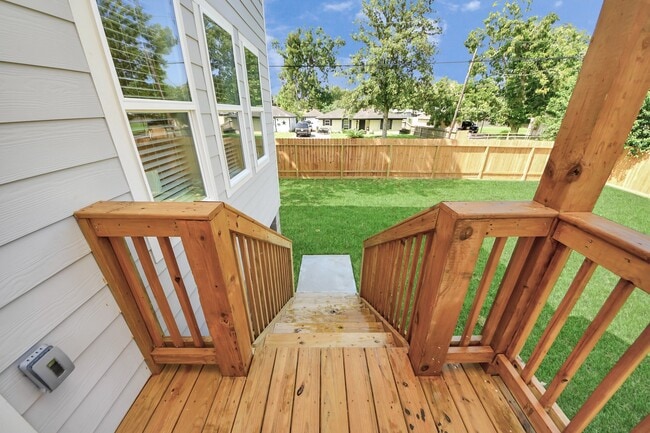 Building Photo - 1316 W Willis St