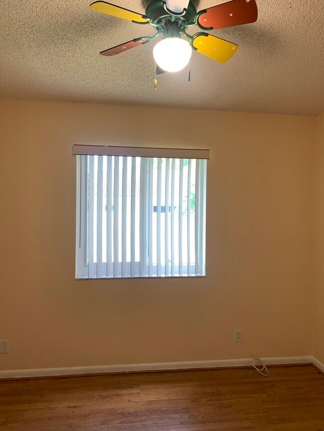 Building Photo - 9840 NW 28th Ct