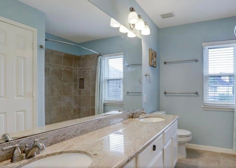 Building Photo - 1427 Roundleaf Ct