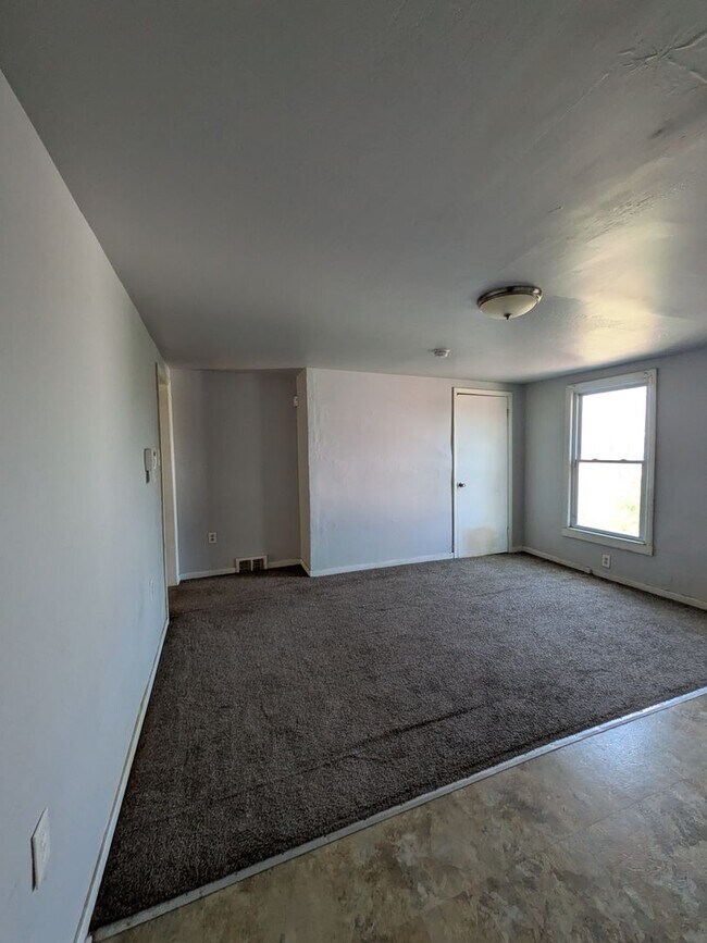 Building Photo - 447 Hays Ave