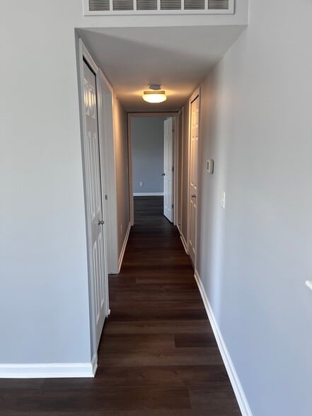 Building Photo - 2604 Riversedge Dr