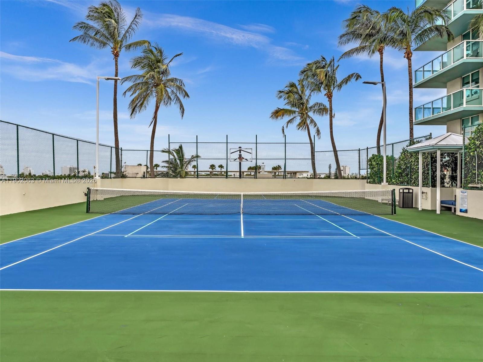 Building Photo - 650 West Ave