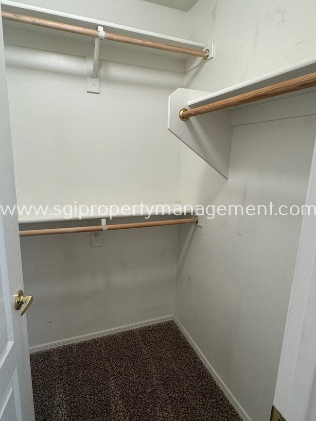 Building Photo - 3841 E Minton St