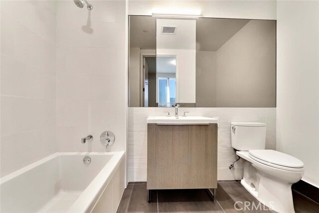 Building Photo - 889 Francisco St