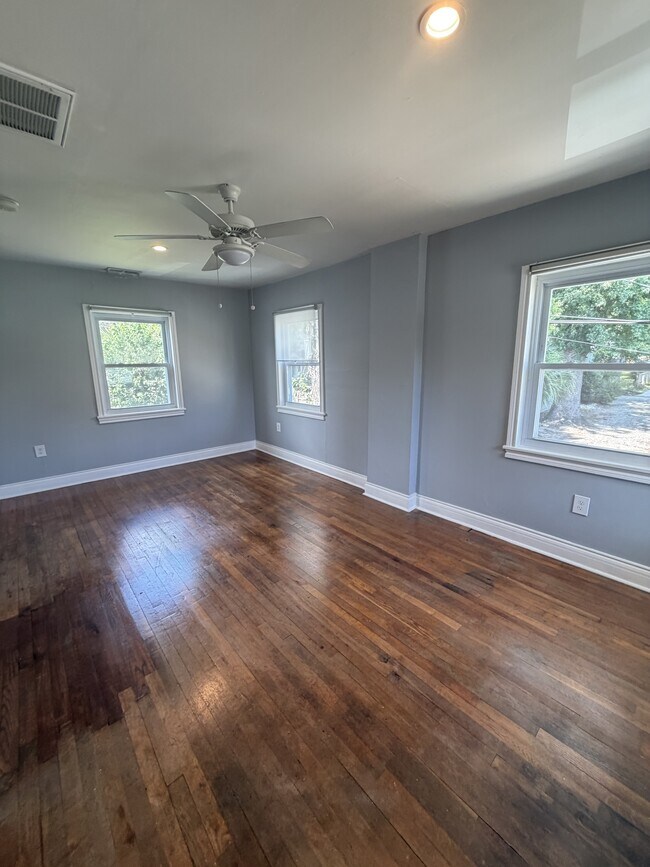 Building Photo - 1315 Seiler Ave