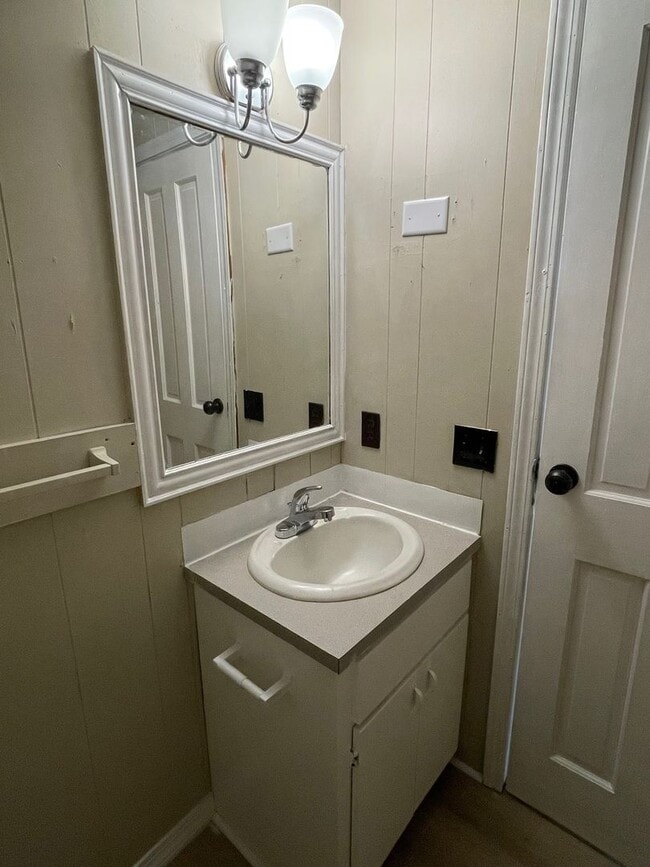 Building Photo - 1359