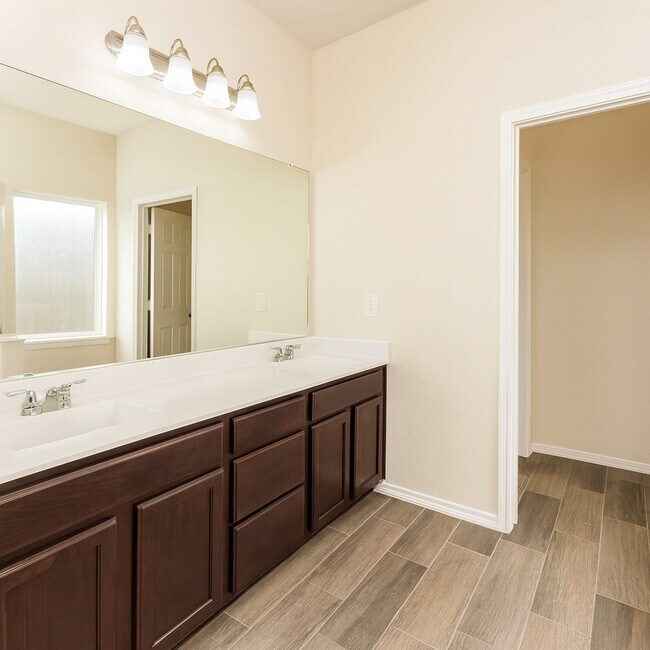 Building Photo - 11330 Rossum Creek Dr