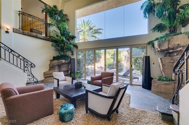 Building Photo - 549 Regents Gate Dr