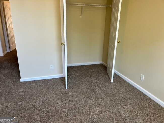 Building Photo - 99 High Pt N Dr