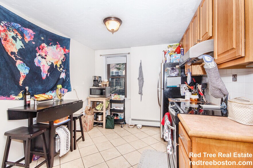 Primary Photo - 39 Charles St
