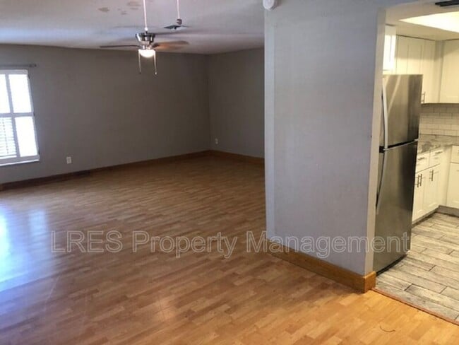 Building Photo - 1031 Columbia Ave