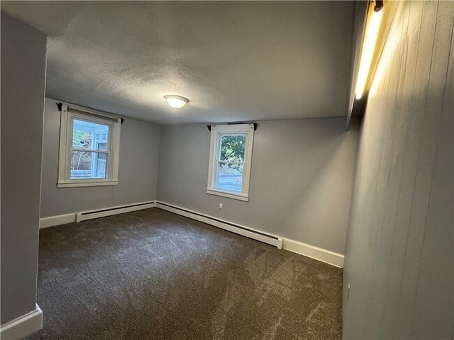 Building Photo - 576 Glenfield Rd