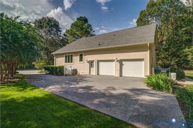 Building Photo - 4753 Royal Burgess Ct