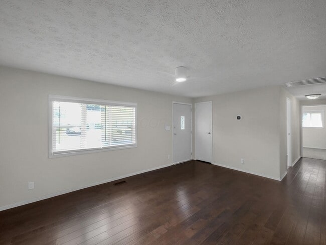 Building Photo - 375 Canfield Dr