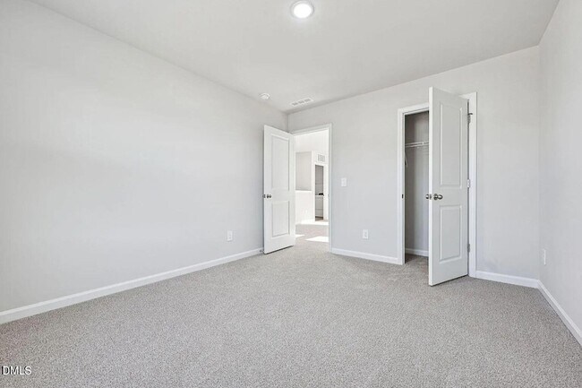 Building Photo - 744 Red River Dr