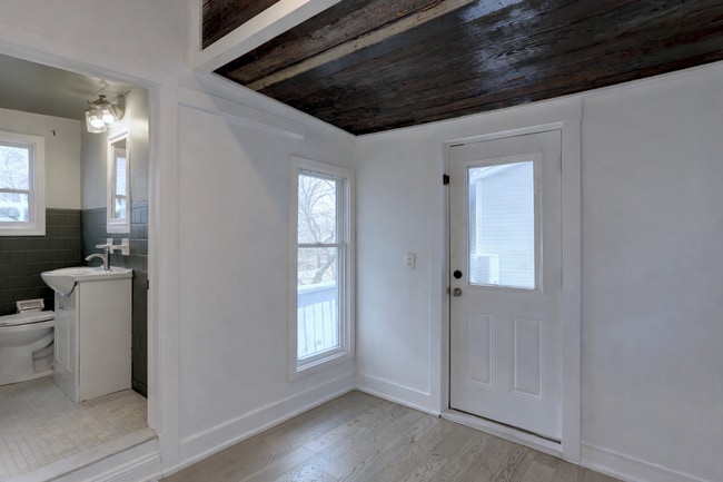 Building Photo - Renovated Single Family 2BR+2Bonus Rm/2.5BA Home in the Heart of Waverly