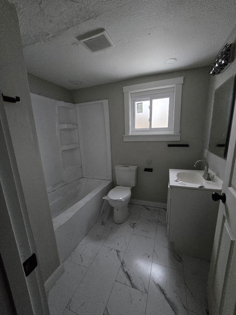 Building Photo - 1600 E 49th St