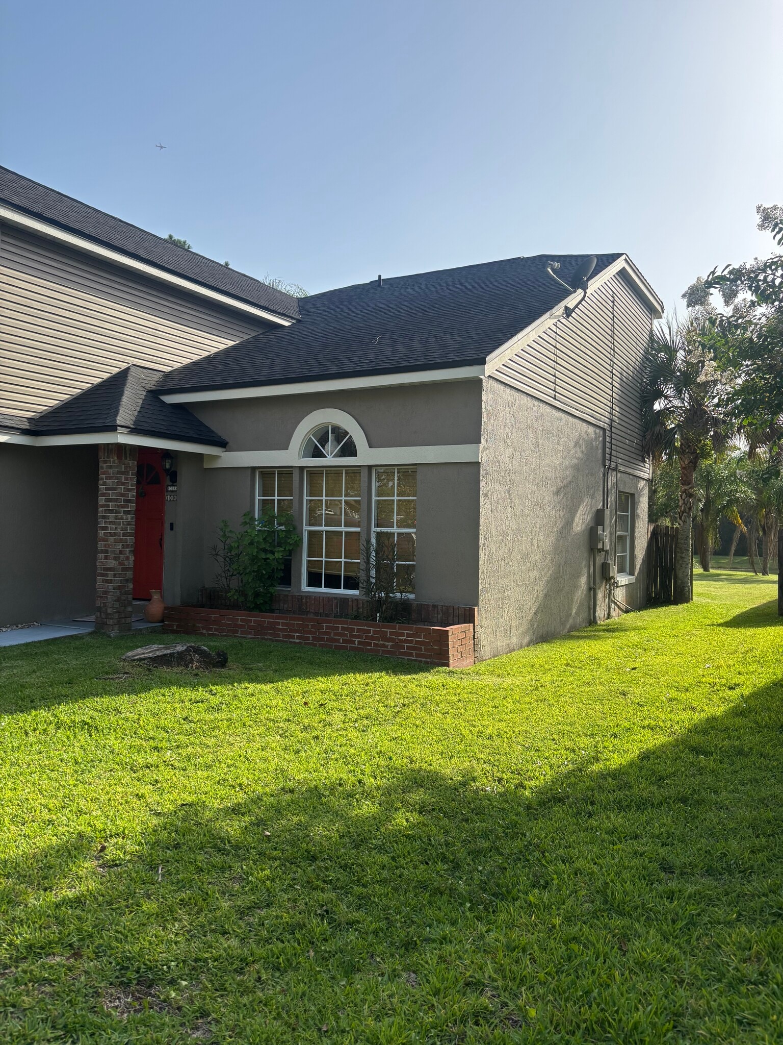 Front/side view of home - 1093 Kelly Creek Cir