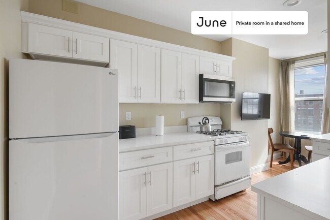 Building Photo - Room in Shared 4 bed/1 bath home in Allston