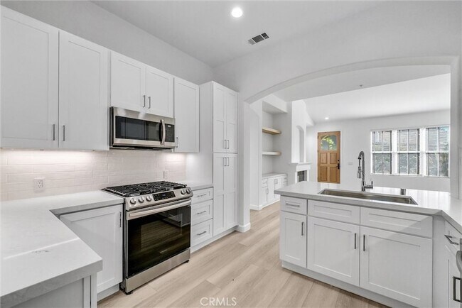 Building Photo - 6 Celano Ct