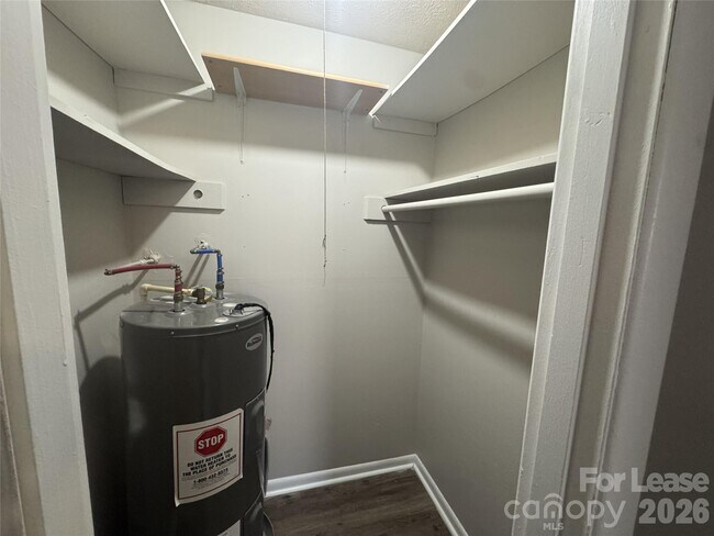 Building Photo - 337 Laurel St